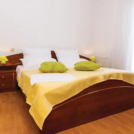 Daire Two-bedroom In Biograd *