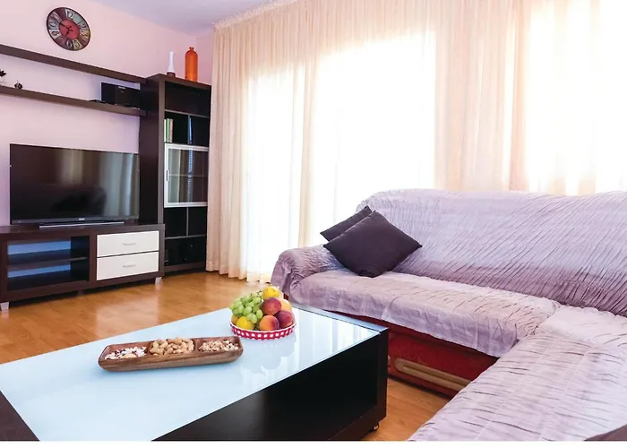 Apartment Two-bedroom In Biograd Weißenburg